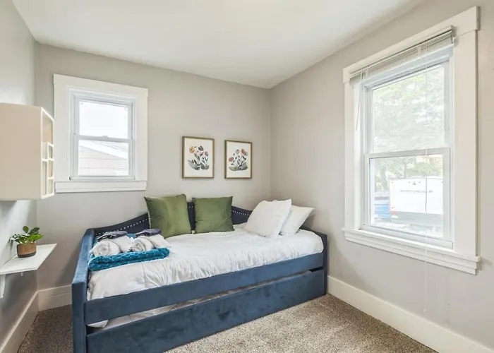 Holiday home Enchanting 3br With Yard - Patio Pittsburgh