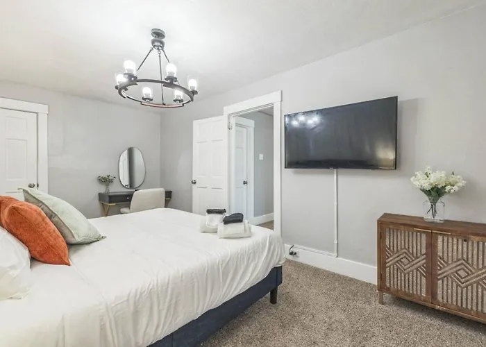 Enchanting 3br With Yard - Patio Pittsburgh