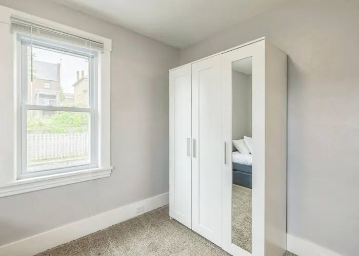 Holiday home Enchanting 3br With Yard - Patio