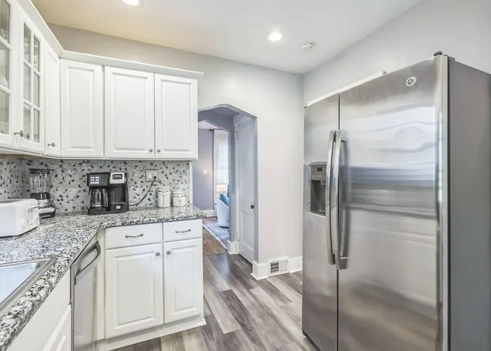 Enchanting 3br With Yard - Patio *