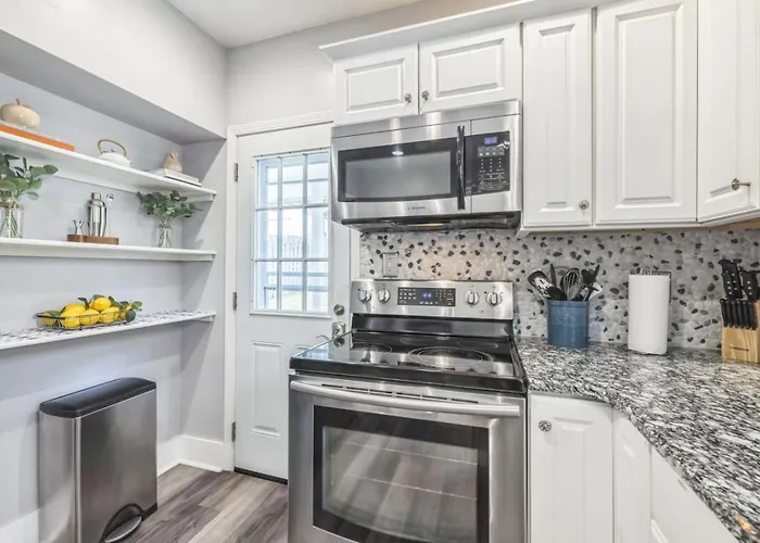 Enchanting 3br With Yard - Patio * Pittsburgh