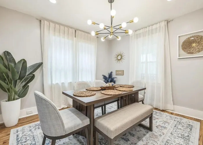 Enchanting 3br With Yard - Patio Holiday home