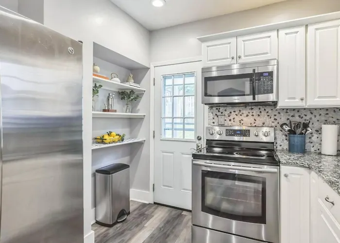 Enchanting 3br With Yard - Patio Holiday home Pittsburgh