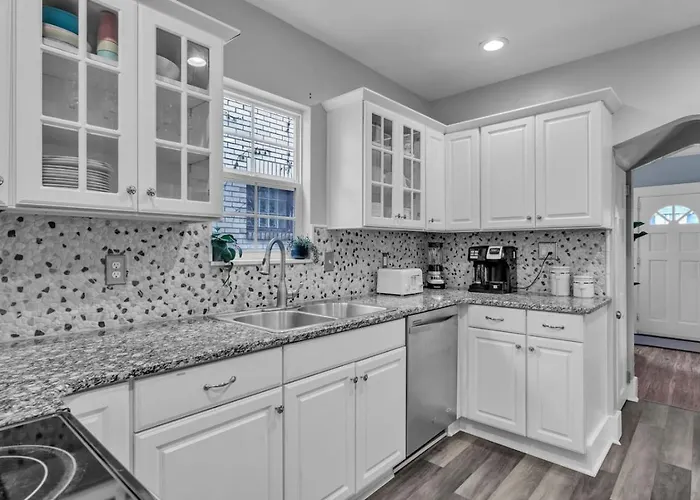 Holiday home Enchanting 3br With Yard - Patio Pittsburgh