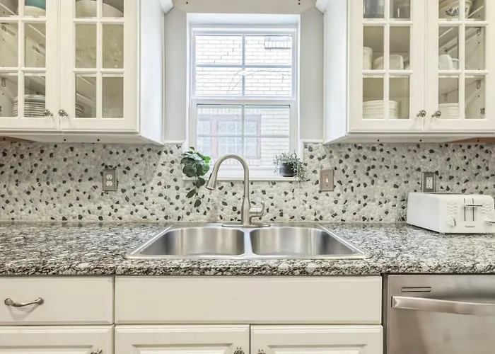 Enchanting 3br With Yard - Patio *
